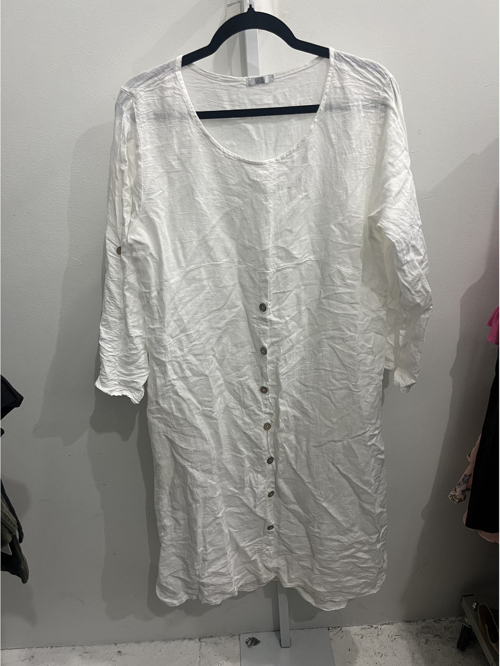 Kaktus White Button-Front Long Sleeve Dress